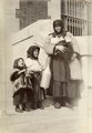 Orosz anya három gyermekével