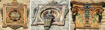 Ma is ragyogó Zsolnay kerámiadíszek: díszkeret az építőművészet jelképeivel (balról), díszkeret büszttel (középen) és oszlopfő virág- és kagylómotívummal (jobbról)