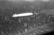 A Hindenburg Manhattan felett, néhány órával a tragédia előtt
