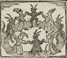 Csúcsos kalapban ördögi lényekkel táncoló boszorkányok egy középkori metszeten