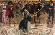 A boszorkányperek során változatos módokon igyekeztek bebizonyítani emberekről, hogy boszorkányok - ezek közé tartozott a vízbe mártás is.