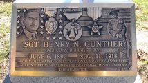 Henry Gunther síremléke