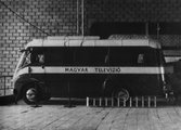 Közvetítőkocsi az ötvenes években (kép forrása: Magyar Elektronikus Könyvtár)