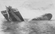 A tengerbe zuhant német L-15 zeppelin 1916-ban (kép forrása:  Flickr)