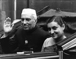 Nehru lányával, Indirával (kép forrása: msn.com)