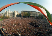 A köztársaság kikiáltása hatalmas tömegeket vonzott Budapesten