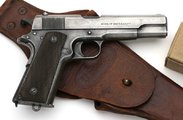 Az M1911 egy korai példánya (kép forrása: Pinterest)