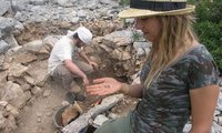 Bronzból készült gombok, melyek az egyik sír feltárása során kerültek elő (kép forrása: theguardian.com / Department of Archaeology / University of Zadar)