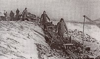 Szenet bányászó kényszermunkára ítéltek a Szovjetunióban (kép forrása: erdmost.hu)