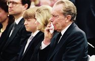 Az idős Nixon felesége temetésén 1993-ban (kép forrása: Reddit)