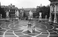 1971, Piazza del Campidoglio, középen Marcus Aurelius lovasszobra