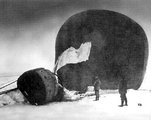 A lezuhant Örnen hőlégballon Strindberg egyik fényképén (kép forrása: Wikimedia Commons)