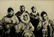 Az expedíció tagjai: Ada Blackjack, Allan Crawford, Lorne Knight, Fred Maurer, Milton Galle és Victoria, a macska