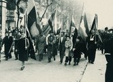 Demonstrálók özönlenek 1956. október 25-én a budapesti Nagykörúton