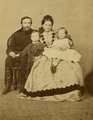 Tisza Kálmánnak négy gyermeke született Degenfeld-Schomburg Ilonától, három fiú és egy leány, a képen a két legidősebb, István és Paulina