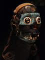 A feltételezések szerit Tezcatlipoca istent jelképező azték maszk, amelyet egy emberi koponyáról mintáztak. A hátulja nyitott, és bőrrel bélelt.