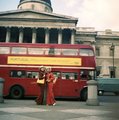 Egy double-decker a londoni Trafalgar téren, 1973. (kép forrása: Fortepan / Schiffer Pál)