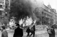 Az ostromlott Nyugati tér, 1945. (Fortepan/Vörös Hadsereg)