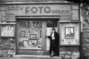 Rády László fotó műterme a mai Vajda Péter utcában, 1939. (Fortepan/Kurutz Márton)