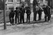 Snúrozó fiúk a Horváth Mihály téren, 1955. (Fortepan/Kriss Géza)