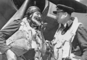 Hemingway küldetésre készül a brit légierővel, 1944. június 26.