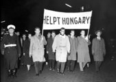 A magyar forradalom híre az egész világot bejárta – szimpátiatüntetés Eindhovenben 1956. november 5-én (Kép forrása: Wikipédia/ Rossem, Wim van/ CC BY-SA 3.0 nl)
