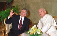 Antall József és II. János Pál pápa – az egyházfő első alkalommal 1991. augusztus 16. és 20. között látogatott Magyarországra