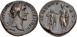 Római sestertius pénzérme I. sz. 141-ből, amely Antoninus Pius császárt ábrázolja, kezét az örmény uralkodó fejdíszén tartva