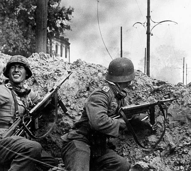 A német 24. páncéloshadosztály katonái Sztálingrádban, 1942. szeptember 15.