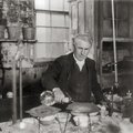 Thomas Edison a laboratóriumában