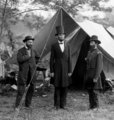 Lincoln az antietami csata helyszínén 1862. október 3-án
