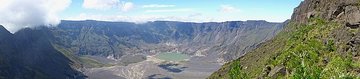 Panorámafelvétel a Tambora kalderájáról (Wikipedia / Tisquesusa / CC BY-SA 4.0)