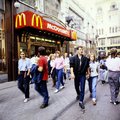 Az első magyarországi McDonald's 1988-ban (Kép forrása: Fortepan/ Gábor Viktor)