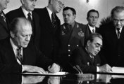 Brezsnyev és Gerald Ford amerikai elnök közös nyilatkozatot írnak alá 1974-ben