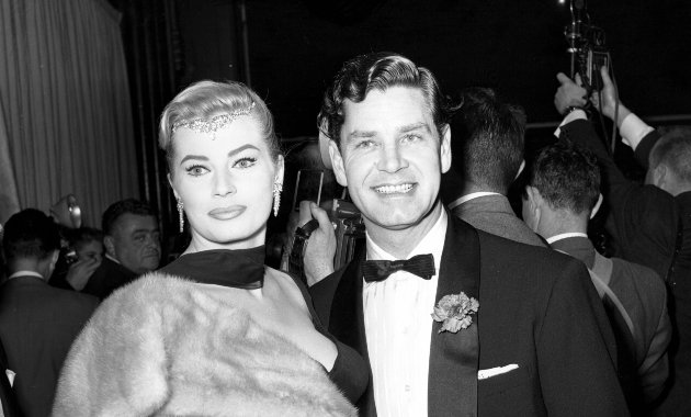 Anita Ekberg és Anthony Steel