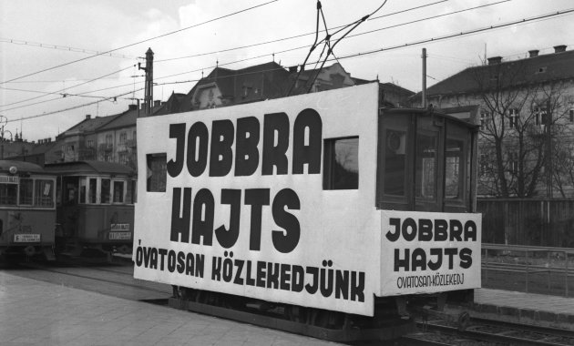 Jobbra hajts!