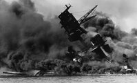 Lángokban az USS Arizona