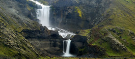 A kanyonon belüli Ófærufoss vízesés