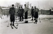 A jezsuita Pius gimnázium és internátus (ma Pécsi Tudományegyetem) parkja, 1932