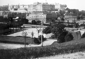 1938-ra ennyi maradt a Tabánból. Szemben a Bethlen udvar, háttérben a budai Vár