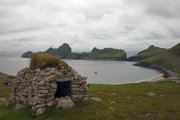 A St. Kildára jellemző, egyedi kialakítású raktárépületek, a cleitek egyike (kép forrása: Wikimedia Commons)