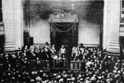 II. Károly király 1930. június 8-i eskütétele a parlament előtt