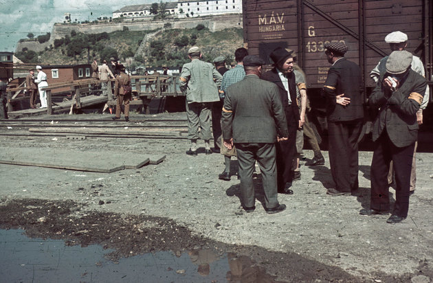 Munkaszolgálatosok Szerbiában, Újvidéken, 1941-ben (forrás: fortepan/fortepan)