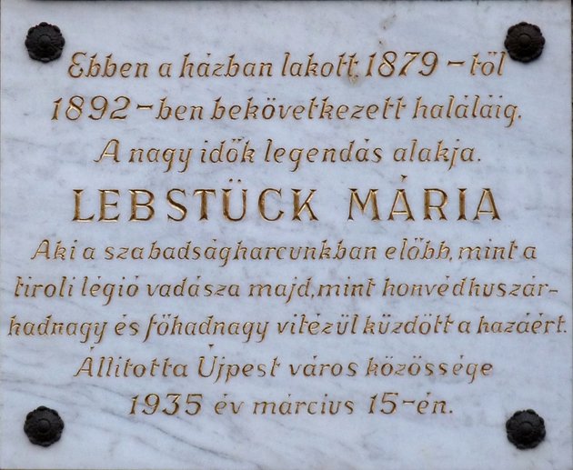 Emléktábla a Csokonai utca 4. falán, Lebstück egykori lakhelyén (Wikipedia / Fekist / CC BY-SA 3.0)