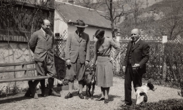 Kittenberger Kálmán (a kép jobb szélén) barátai körében, 1932 (Fortepan / Palotai Klára)