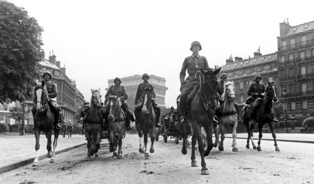 Náci katonák Párizsban