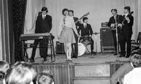 A Metró együttes koncertje. Rédey Gábor, Zalatnay Sarolta, Zorán Sztevanovity, Veszelinov András, Dusán Sztevanovity, Schöck Ottó (1968)