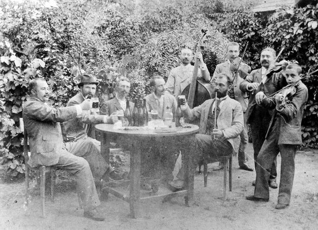 Italozó férfiak 1908-ban - az úri világ rákfenéje (Fortepan / Fortepan)