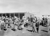 Búr gyermekek és asszonyok egy brit koncentrációs táborban