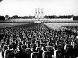 Az 1934-es nürnbergi pártgyűlésről készült felvétel Leni Riefenstahl Az akarat diadala című propagandafilmjében
